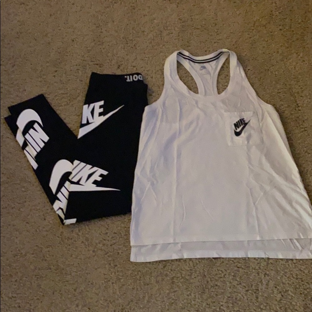 ❌SOLD ❌ Nike outfit legging tank size medium